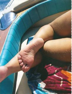 Adriane Galisteu feet photo thumbnail