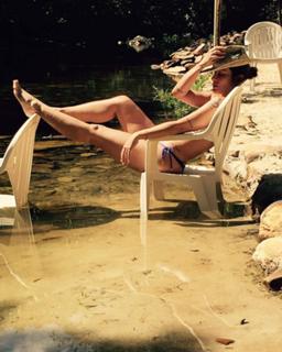 Cleo feet photo thumbnail