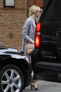 Emma Stone feet photo thumbnail