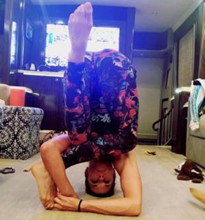 Danica Patrick feet photo thumbnail