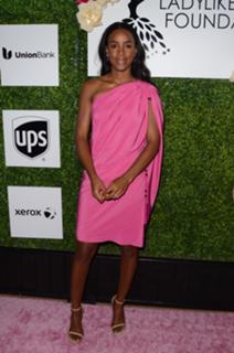 Kelly Rowland feet photo thumbnail