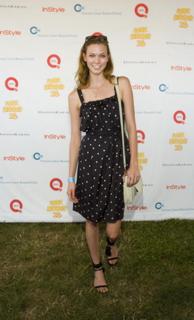 Karlie Kloss feet photo thumbnail