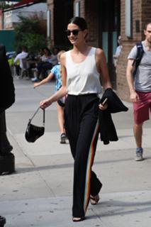 Lily Aldridge feet photo thumbnail