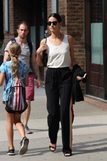 Lily Aldridge feet photo thumbnail