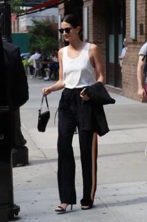 Lily Aldridge feet photo thumbnail