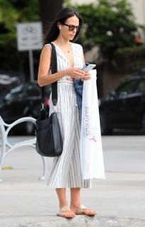 Jordana Brewster feet photo thumbnail