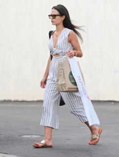 Jordana Brewster feet photo thumbnail