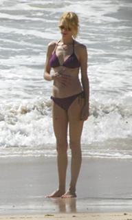 Uma Thurman feet photo thumbnail
