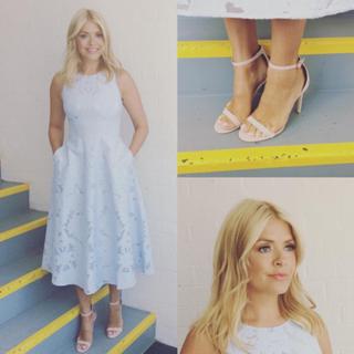 Holly Willoughby feet photo thumbnail