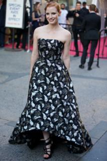 Jessica Chastain feet photo thumbnail