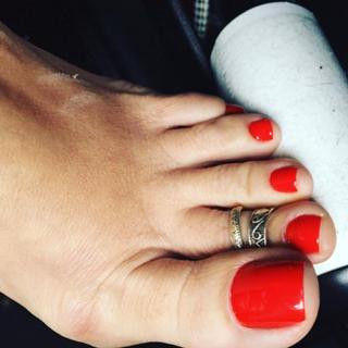 Karin Klemp feet photo thumbnail