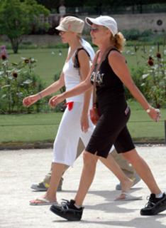 Cameron Diaz feet photo thumbnail