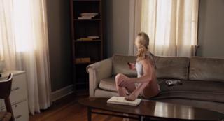 Rosamund Pike feet photo thumbnail