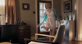 Rosamund Pike feet photo thumbnail