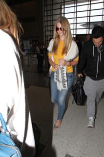Lana Del Rey feet photo thumbnail