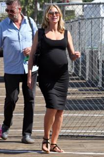 Heidi Klum feet photo thumbnail