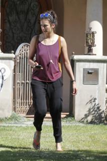 Nina Dobrev feet photo thumbnail