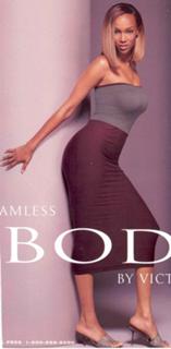 Tyra Banks feet photo thumbnail