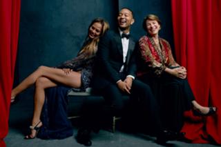 Chrissy Teigen feet photo thumbnail