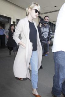Emma Stone feet photo thumbnail