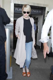 Emma Stone feet photo thumbnail