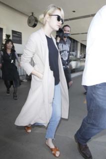 Emma Stone feet photo thumbnail