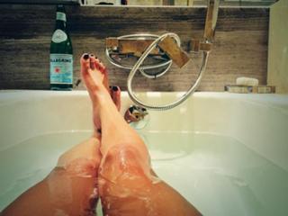 Erin Lim feet photo thumbnail