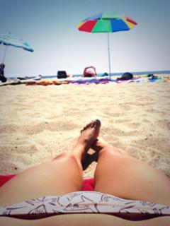 Erin Lim feet photo thumbnail