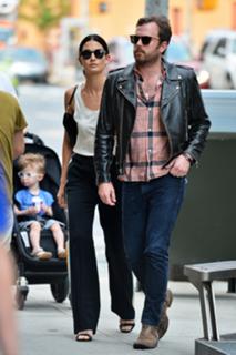 Lily Aldridge feet photo thumbnail