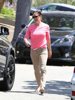 Jennifer Garner feet photo thumbnail