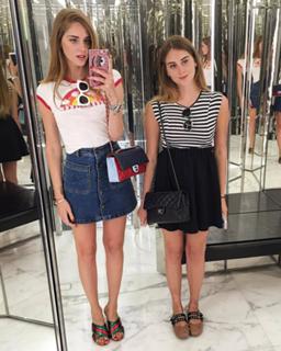 Chiara Ferragni feet photo thumbnail