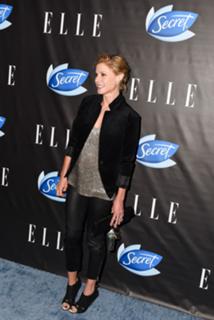 Julie Bowen feet photo thumbnail