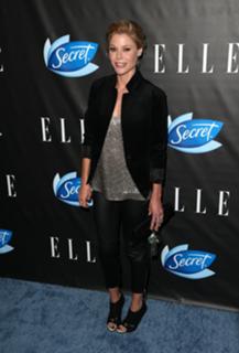 Julie Bowen feet photo thumbnail