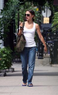 Natalie Portman feet photo thumbnail
