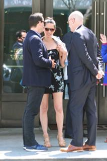 Olivia Munn feet photo thumbnail