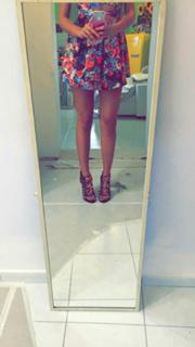 Valentina Vignali feet photo thumbnail