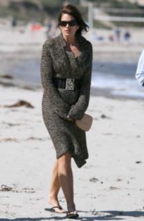 Cindy Crawford feet photo thumbnail
