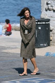 Cindy Crawford feet photo thumbnail