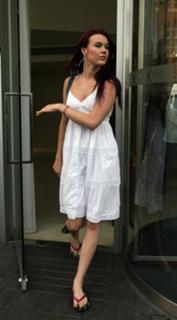 Joss Stone feet photo thumbnail
