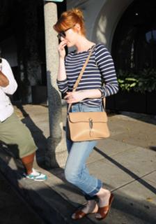 Emma Stone feet photo thumbnail
