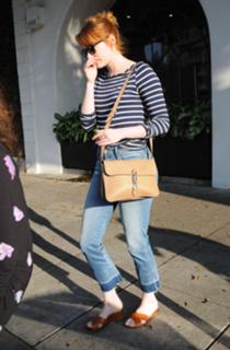 Emma Stone feet photo thumbnail