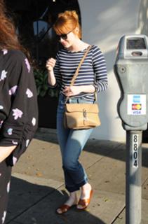 Emma Stone feet photo thumbnail