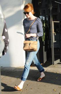 Emma Stone feet photo thumbnail