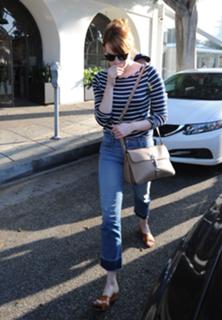 Emma Stone feet photo thumbnail