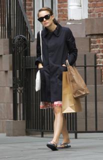 Natalie Portman feet photo thumbnail