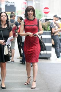 Mary Elizabeth Winstead feet photo thumbnail