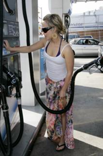 Hayden Panettiere feet photo thumbnail