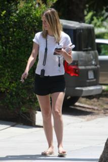 Mischa Barton feet photo thumbnail