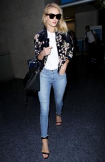 Rosie Huntington-Whiteley feet photo thumbnail