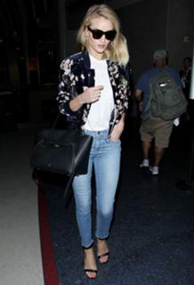 Rosie Huntington-Whiteley feet photo thumbnail